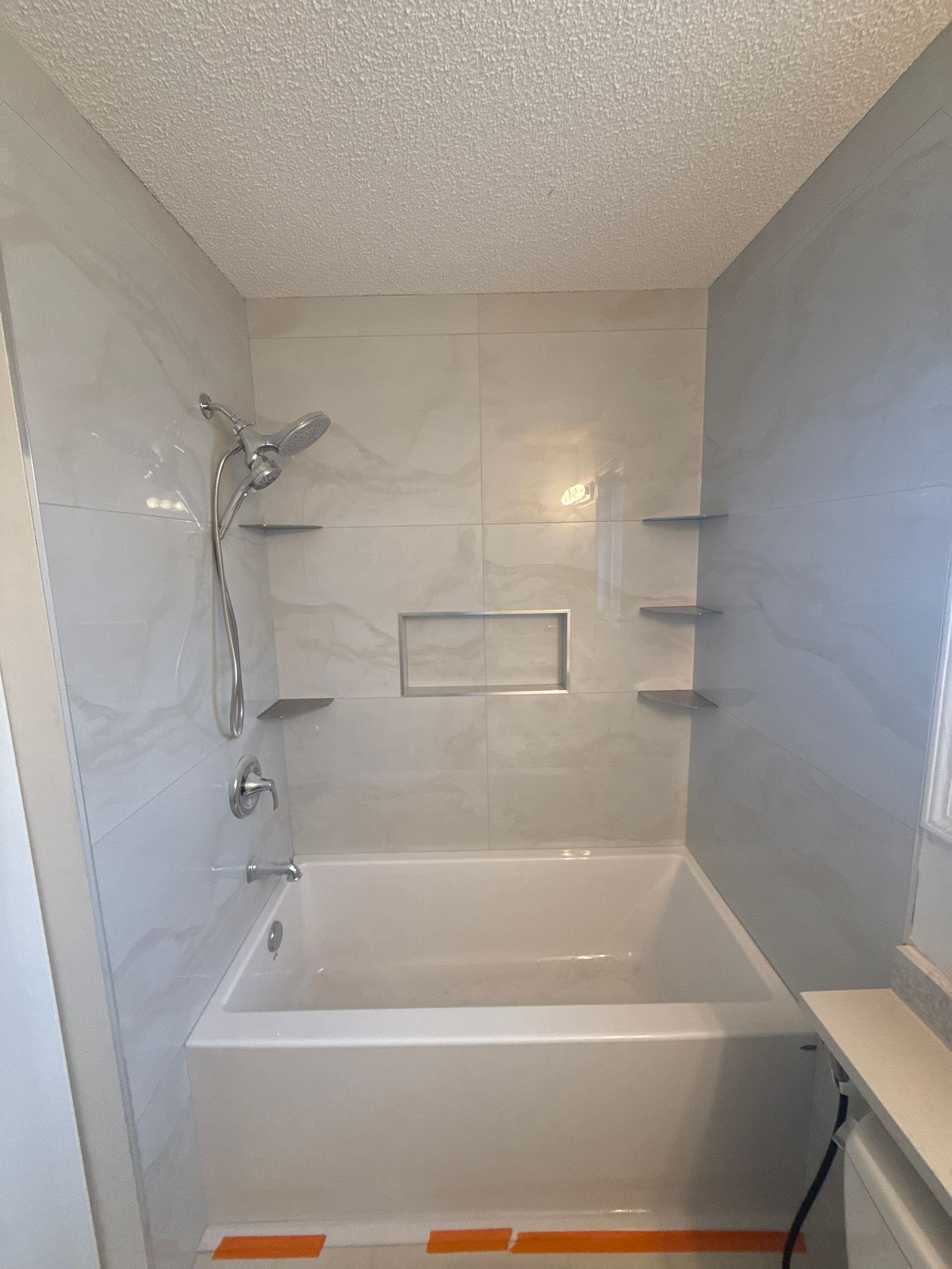 Tub & Shower Suite